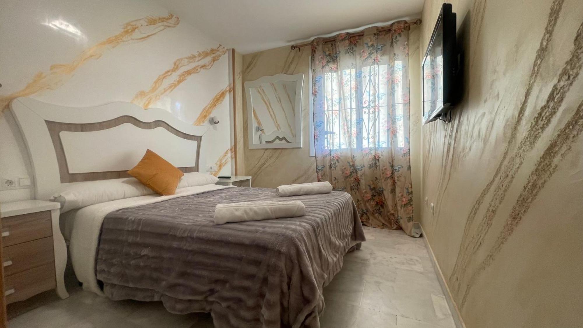 Apartamento Con Vista A La Piscina Apartment เบนัลมาเดนา ภายนอก รูปภาพ