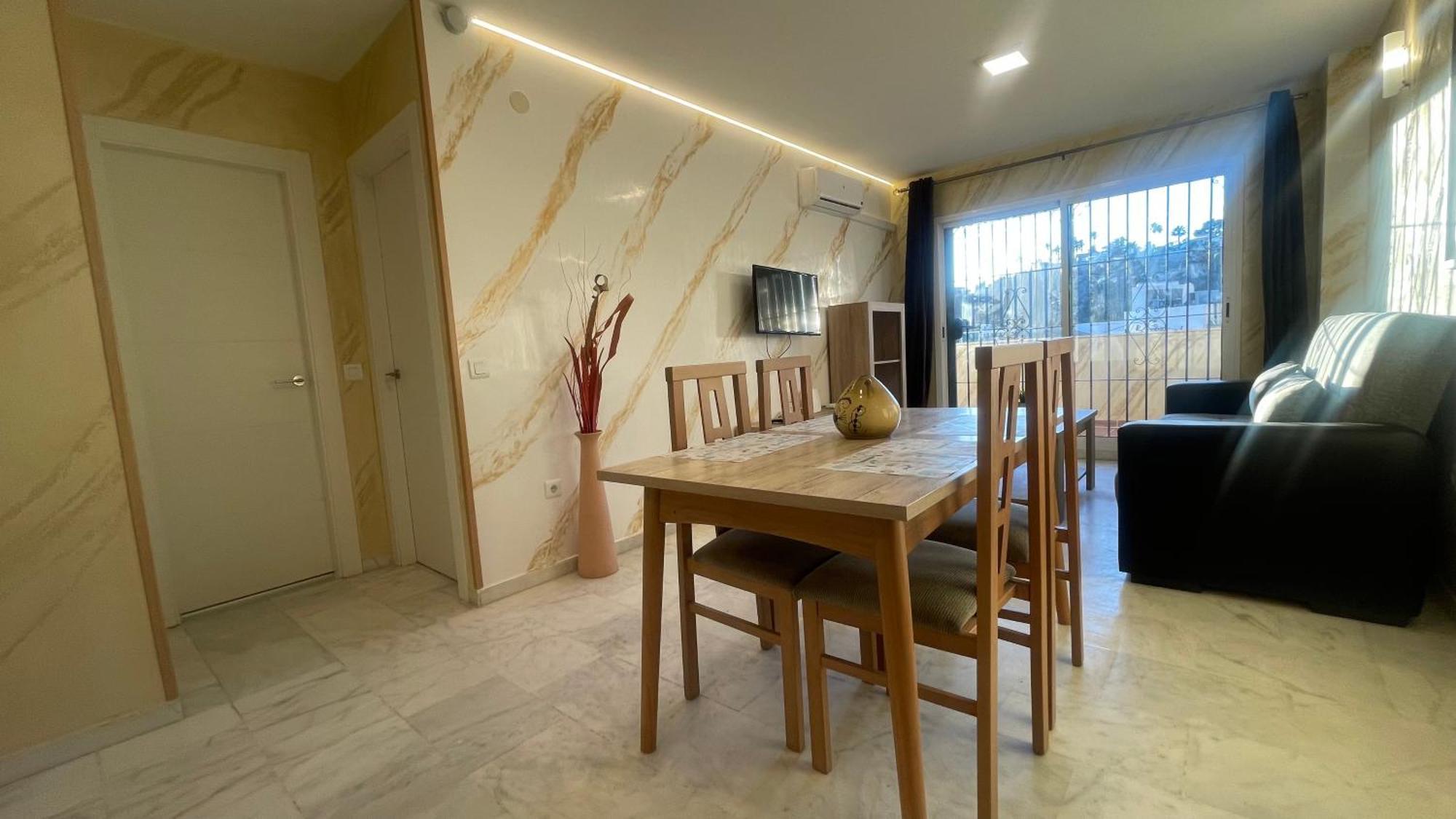 Apartamento Con Vista A La Piscina Apartment เบนัลมาเดนา ภายนอก รูปภาพ