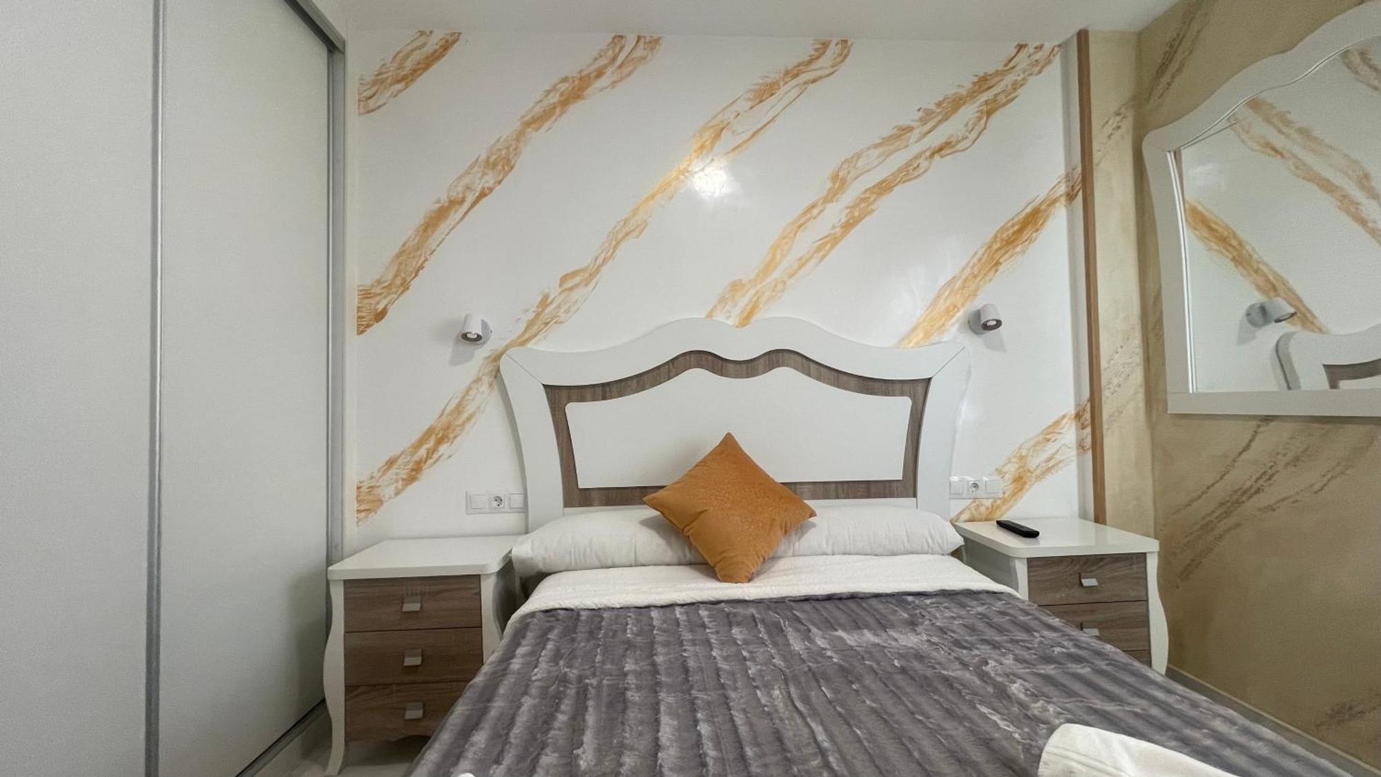 Apartamento Con Vista A La Piscina Apartment เบนัลมาเดนา ภายนอก รูปภาพ